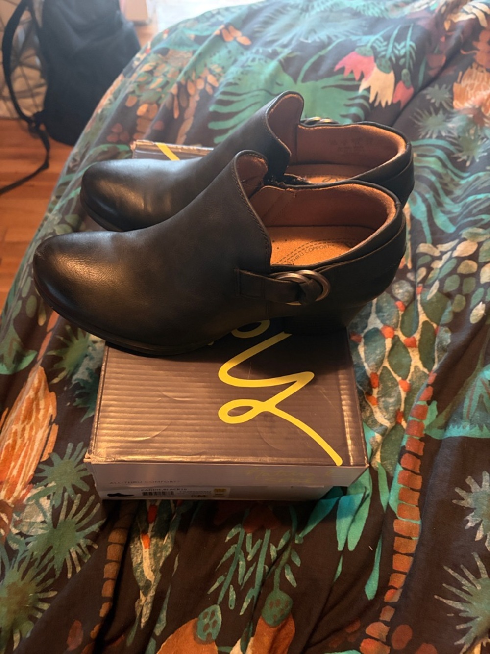 Natural Soul Black Booties with Side Buckle